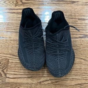 Shoes size 2/5 kids good condition